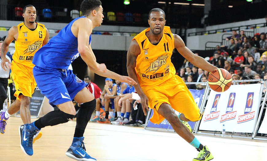 Image 2: London Lions Basketball Match £15