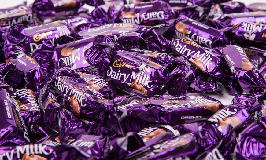 Image 3: 1kg Cadbury's Heroes Dairy Milk