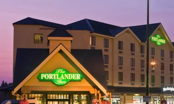 Portlander Inn Portlander Inn: Hotel with Movie Theater | Groupon Getaways
