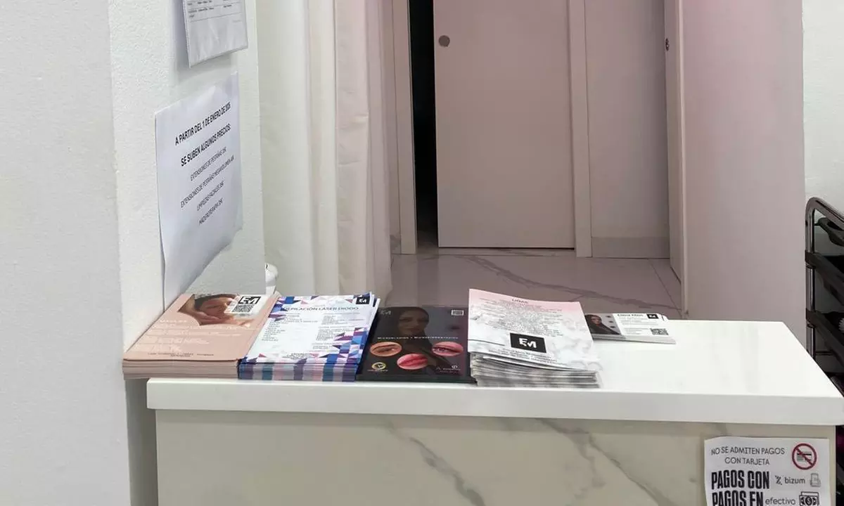 1 sesión de manicura, pedicura o puesta de uñas acrílicas para 1