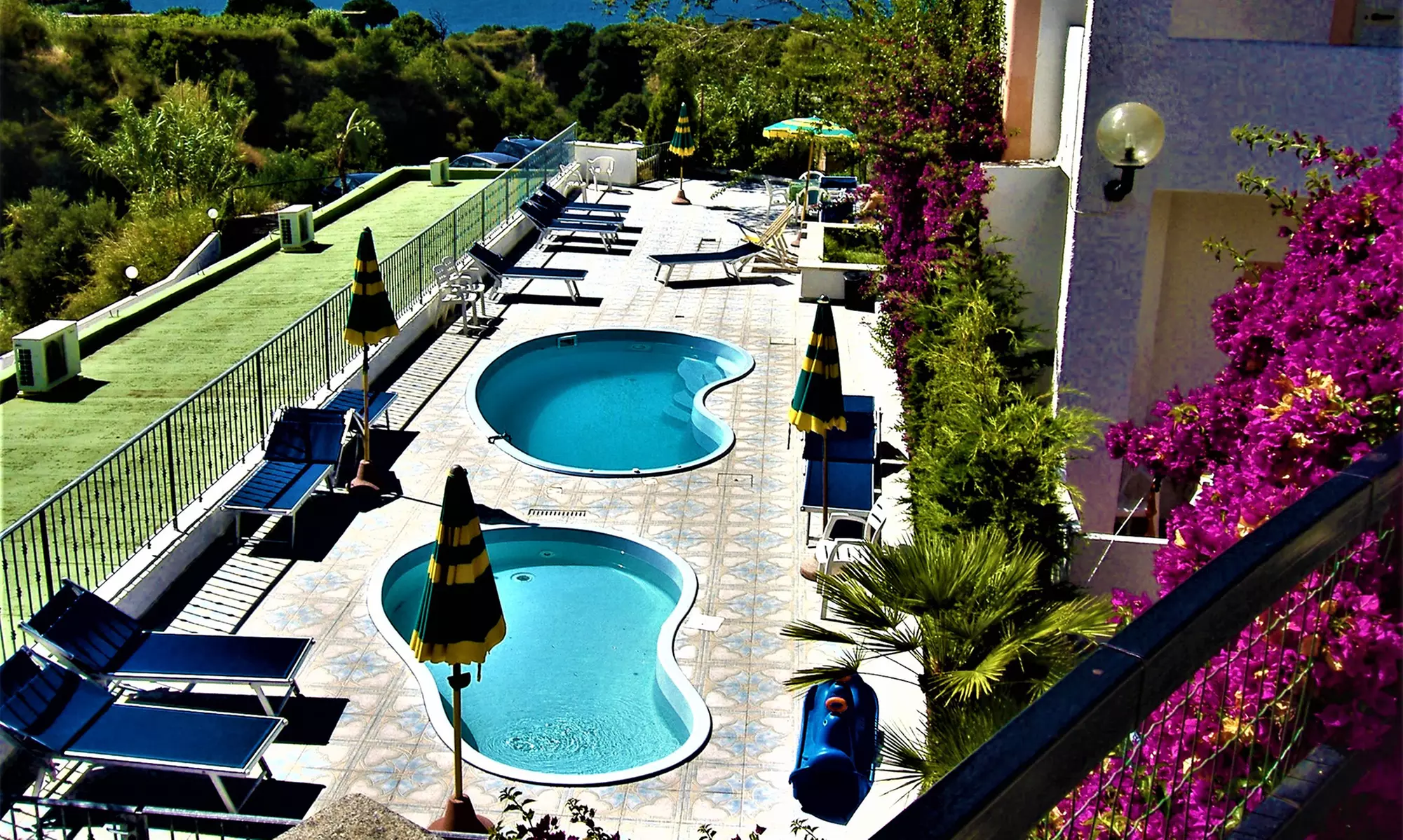 Ischia: fino a 5 notti in camera Standard con mezza pensione e Spa per 2 persone presso il Castiglione Village & Spa - Primary Image