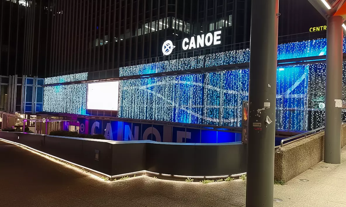 Comilona y diversión: menú con copas, crédito de juego y parking