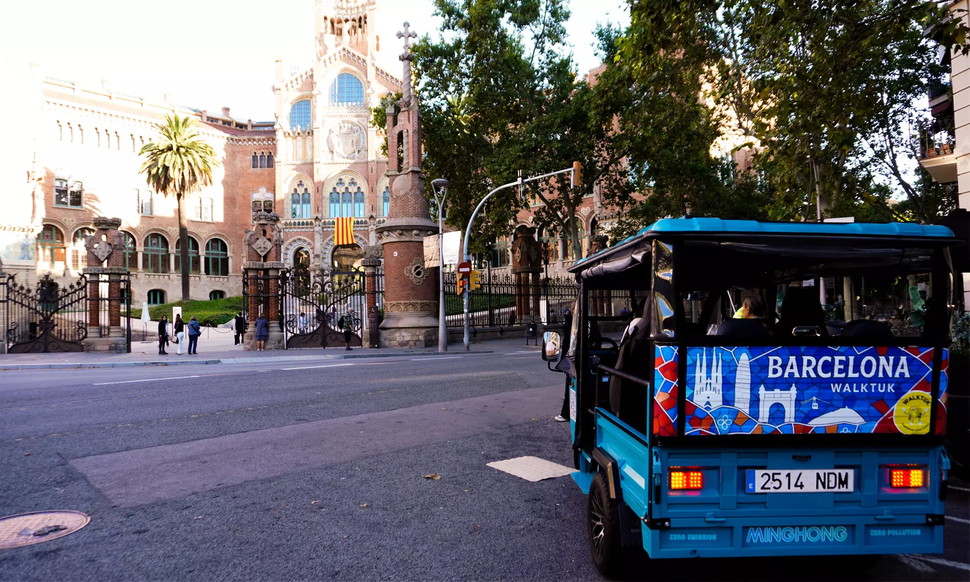 Tour Barcelona en tuk tuk eléctrico: 1 o 2 h, grupo o privado