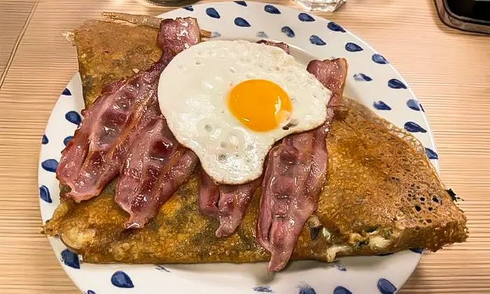 Pause gourmande bretonne : galette & crêpe au choix rue Mouffetard