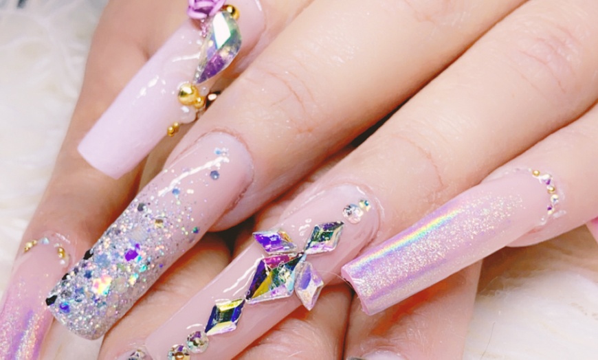 Image 5: Vernis semi-permanent sur mains et/ou pieds, option beauté des mains 