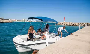 4 u 8 horas de Alquiler de barco sin conductor y sin licencia hasta 6 personas con Alize Boats