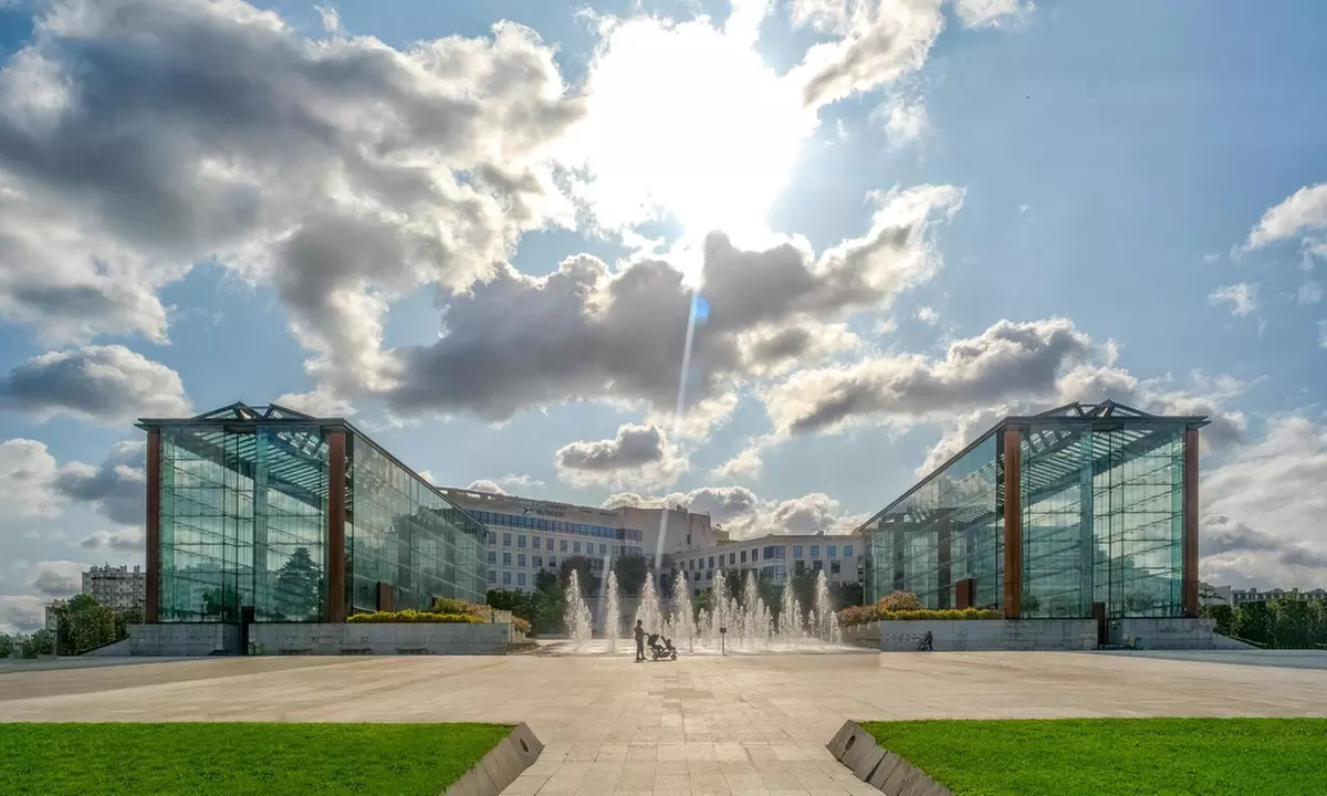 Paris: Standard-Zimmer mit Queensize-Bett