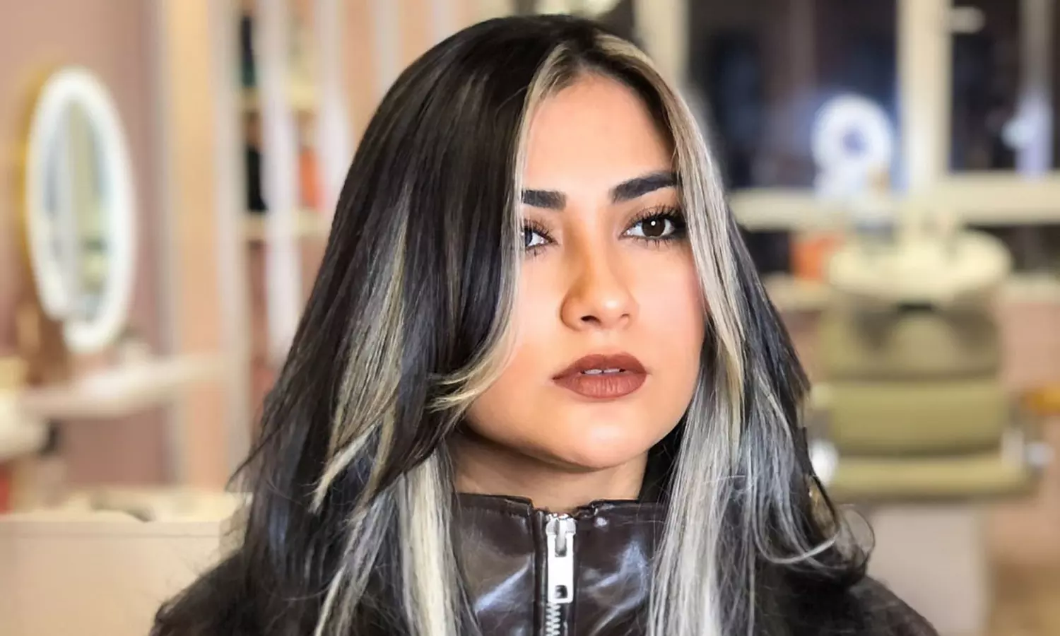 Get a Hair Wash, Conditioning & Blowdry with Cut or Brazilian Keratin