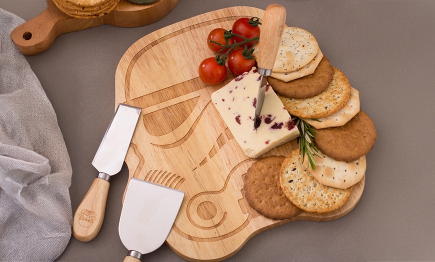 Image 6: Stormtrooper-Design Pizza Cutting Board or Cheeseboard