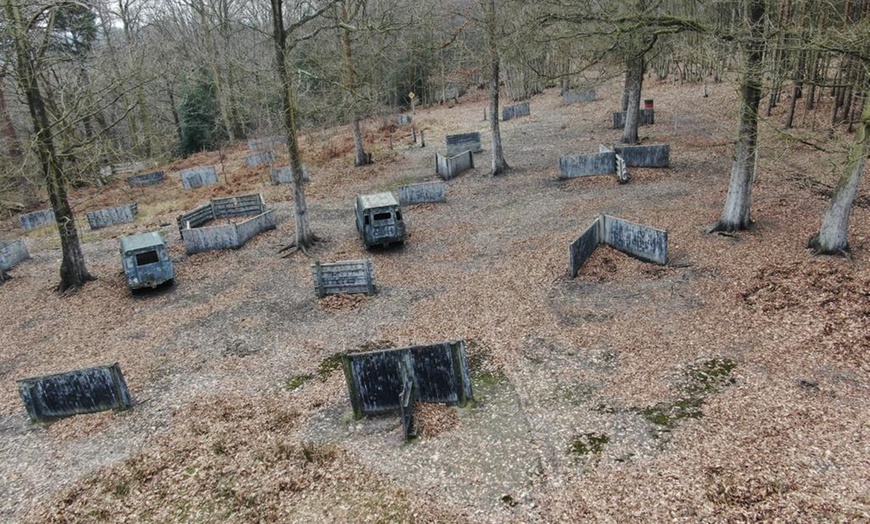 Image 7: Enjoy 3 Hour Paintball Session + 100 Paintballs For Up to Six People
