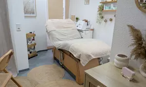 30 oder 60 Min. Entspannende Kopfmassage: Dry Head Spa für 1 Person (bis zu 40% sparen)