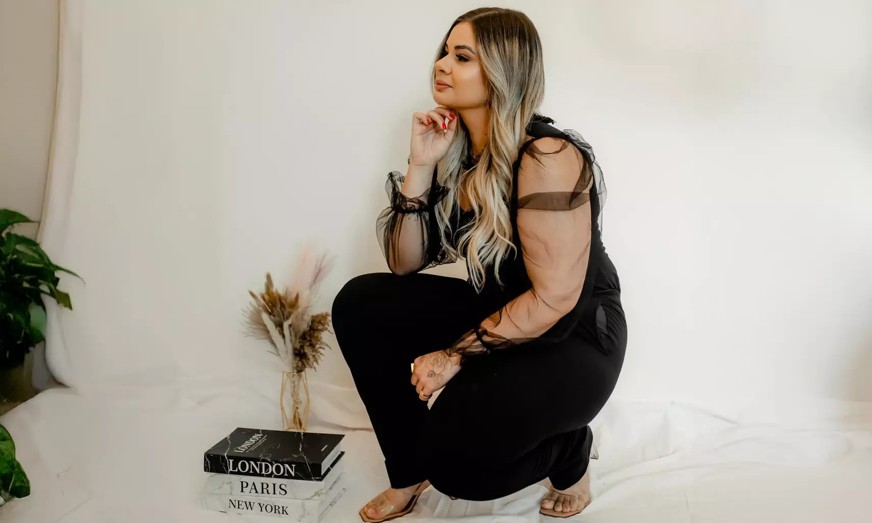 Deep Facial Cleanse + RF or LED Therapy with Face & Lip Hydration