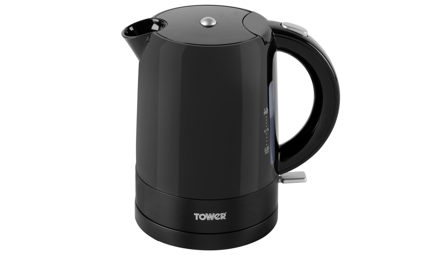 Image 2: Tower Kettle and Toaster