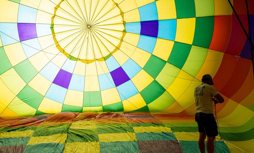 Image 2: Coachella Valley Hot Air Balloon Rides