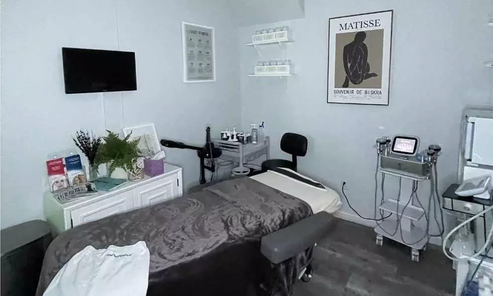 Three, Six, Nine, or Twelve Snella Non-Invasive Laser Lipo Sessions