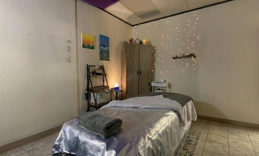 Image 5: Relax & Rejuvenate: Spa Packages with Massage, Hot Oil, Foot Treatment