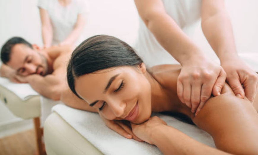 Image 6: Circuito Spa con copa de cava y opción a masaje para 1 o 2 personas