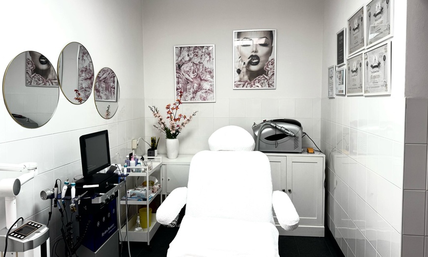 Image 3: Stralende blik met permanente make-up: voor je ogen of wenkbrauwen