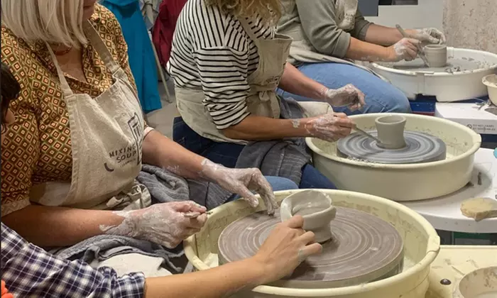 Tu lado más artístico: taller de cerámica en torno para 1 o 2 personas
