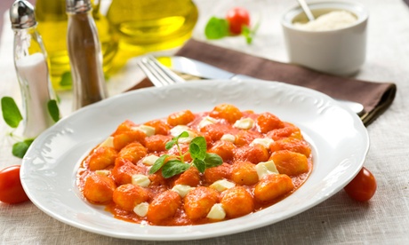 Primo e secondo a scelta dal Ristorante La Fenice. Servizio d'asporto