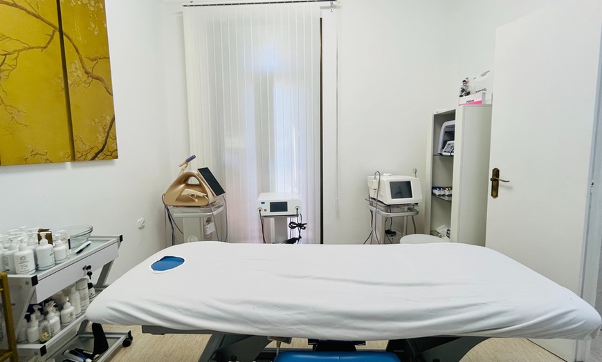 Image 3: Extensión de pestañas 2D o 3D, o extensión con retoque quincenal 