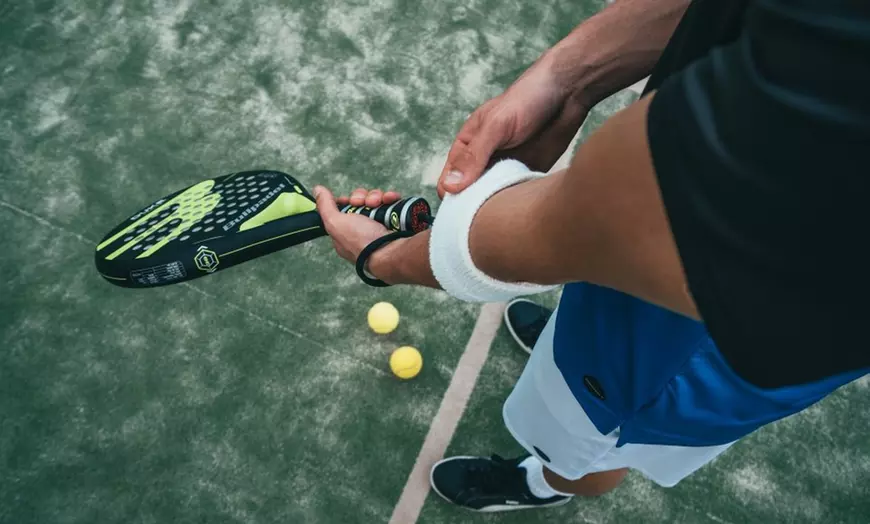 Image 7: Padel: sportieve uitdaging met indoor en outdoor courts
