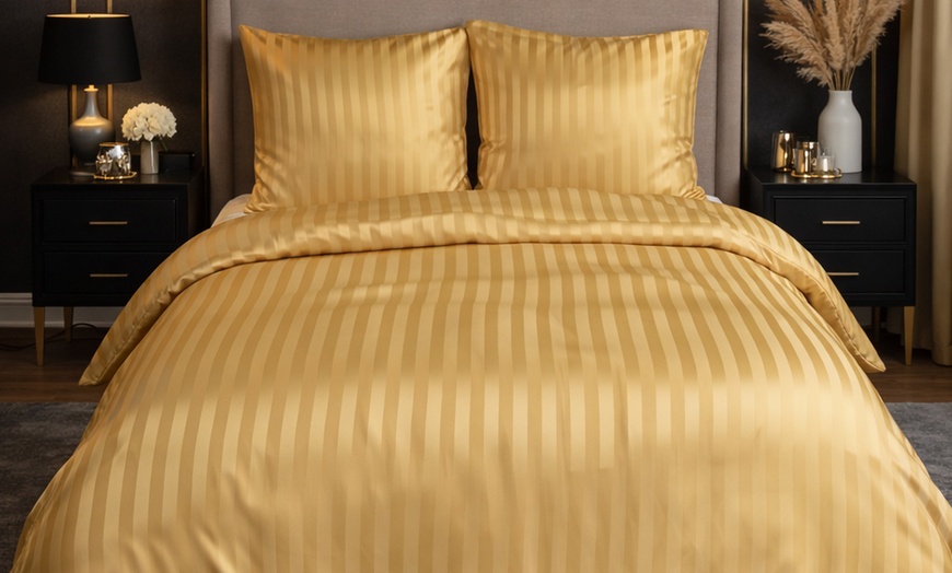 Image 9: Set di biancheria da letto in raso di microfibra