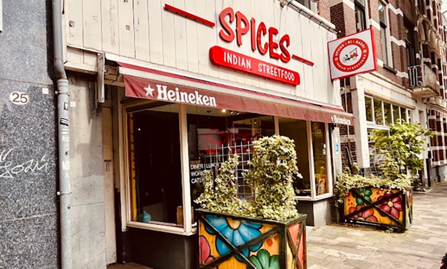 Image 3: Proef de Indiase smaken met verse kruiden en traditionele gerechten