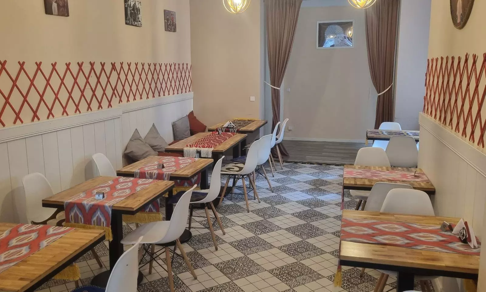 Authentisches Usbekisches Plov Menü für 2 - 4 Personen