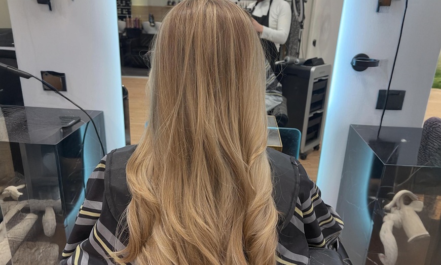 Image 7: Haarschnitt opt. mit Ansatz färben, Koloration, Ombre, Dauerwelle uvm.