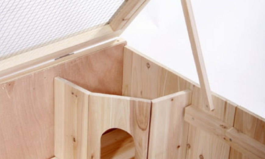 Image 7: Wooden Hamster Shelter
