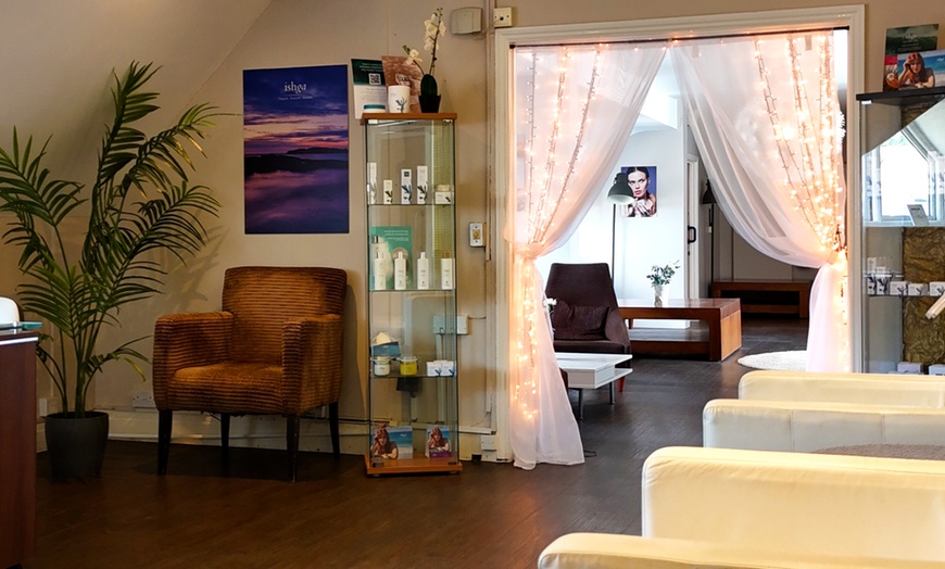 Image 4: Spa Day at Walton Hall – Relax in the Stratford-upon-Avon Countryside