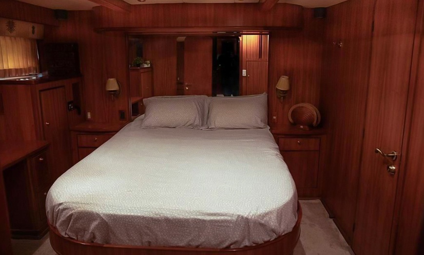 Image 10: Luxury Yacht Rental (34–65 Ft) for 10–18 Guests: 1–3 Hours