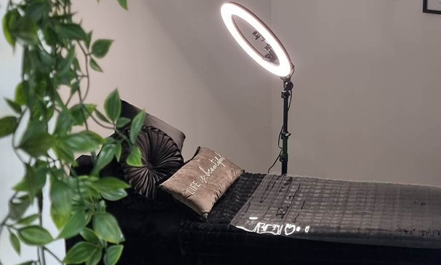 Image 1: Experience Flower Hydra Peel - Rose, Lavender, or Tea Tree 