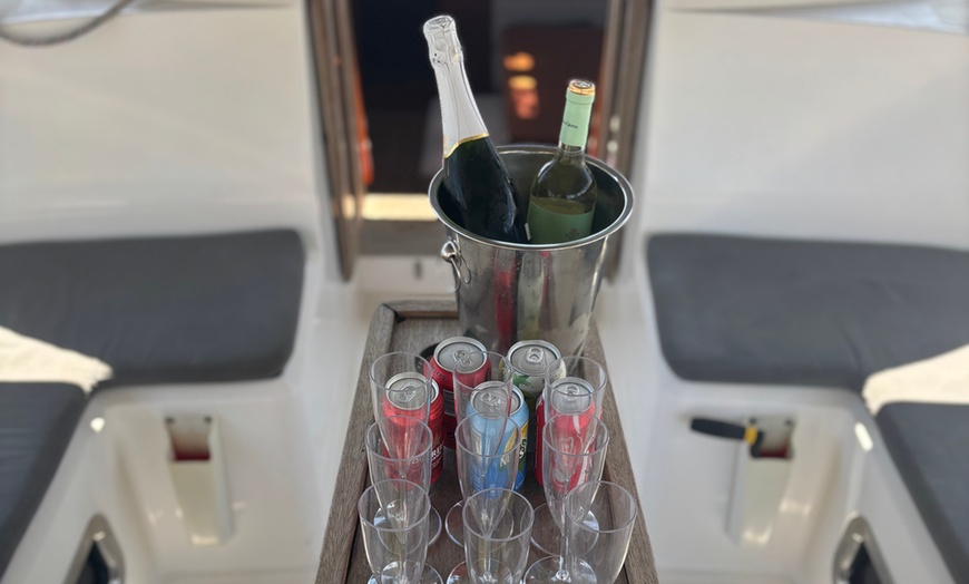 Image 5: Tour en barco de 2h y 4h en Barcelona, varias opciones disponibles 