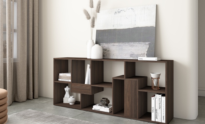 Image 60: Bibliothèque au design ludique