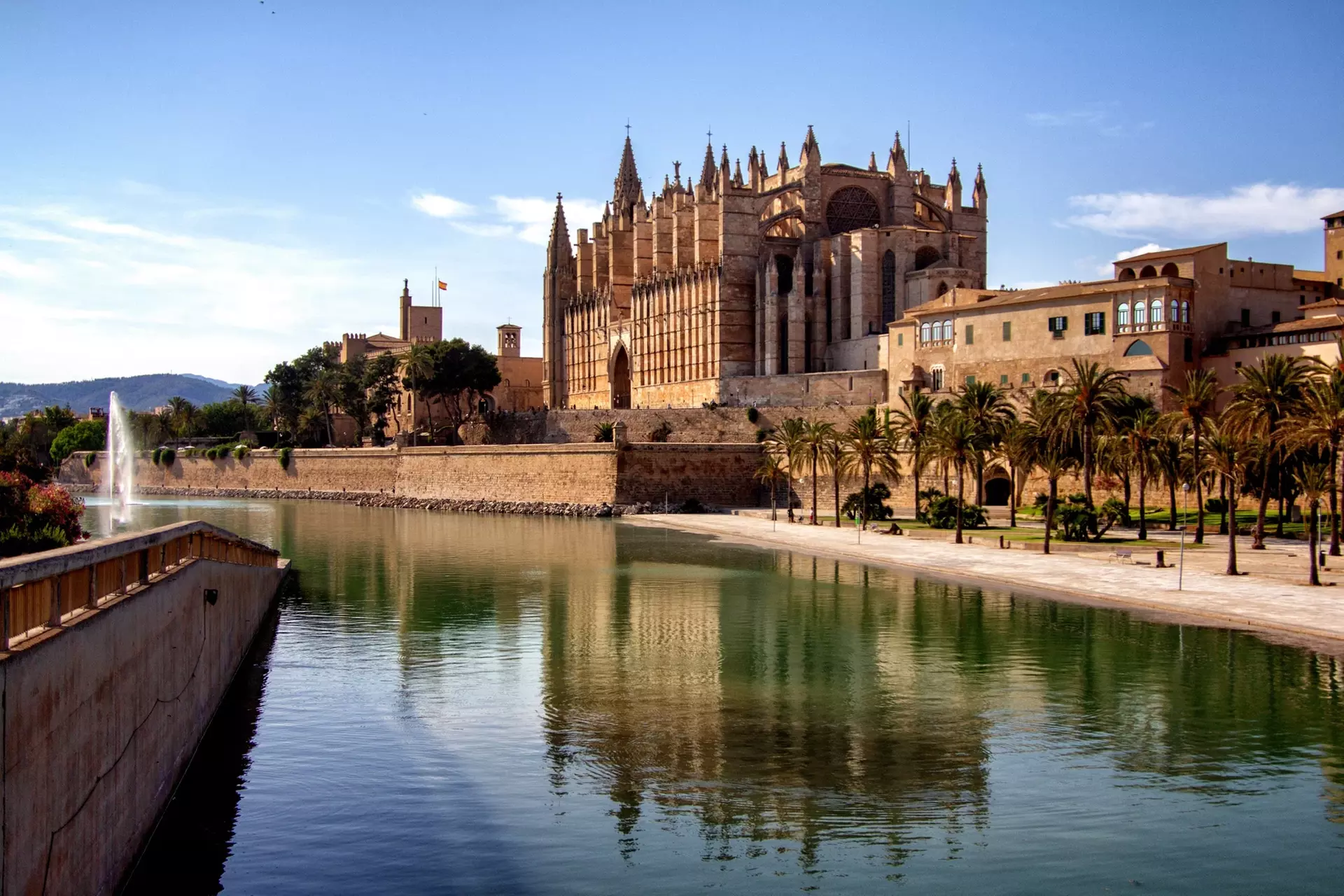 ✈ Mallorca by Road: 7-Day Must-See Spots with Air & Hotel from Worldee
