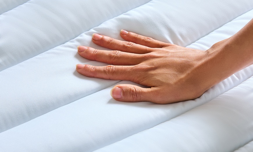 Image 4: Silentnight Ultrabounce Mattress Topper and Pillow Pair Set 