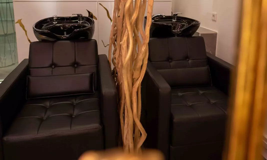 Permanent Make-up inkl. Nachbehandlung für Lippen / Brauen für 1 Pers.