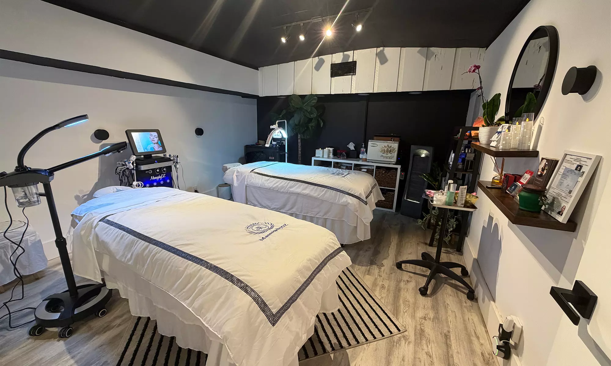 Discover Tranquility with a 60 or 90-Minute Couples Massage