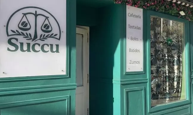 Date un festín con un brunch con platos salados y dulces en Succu