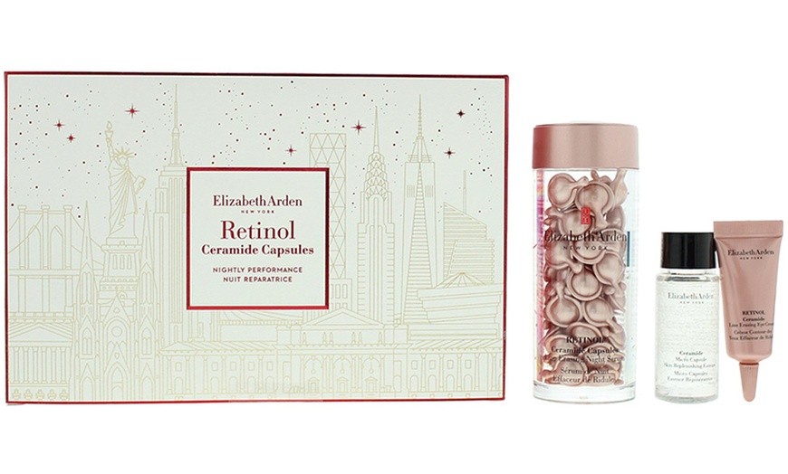 Image 2: Elizabeth Arden Skincare Gift Set Collection