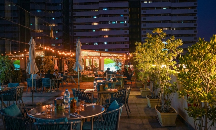 Image 5: 4* Iftar Buffet with Free-Flowing Ramadan Beverages