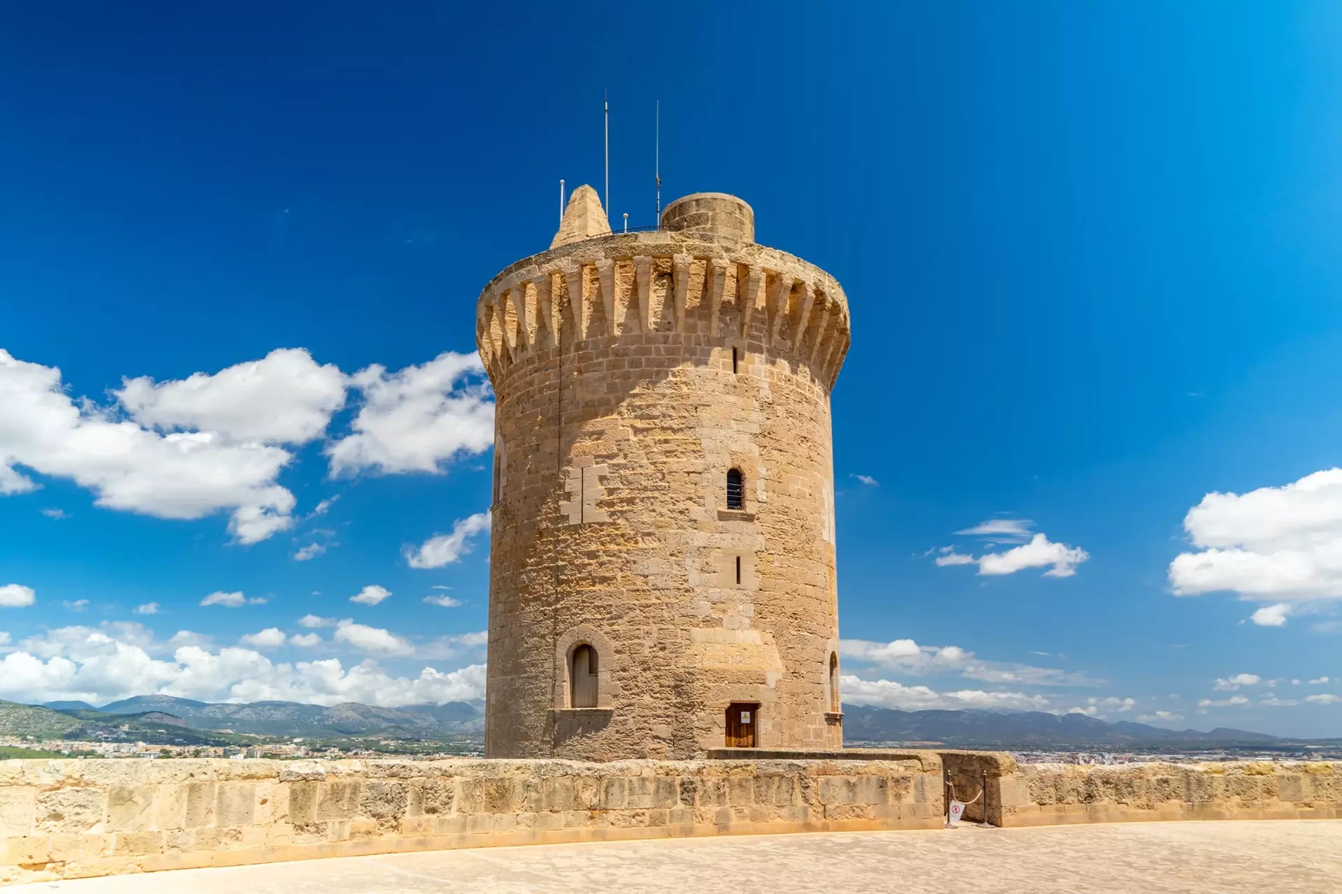 ✈ Mallorca by Road: 7-Day Must-See Spots with Air & Hotel from Worldee