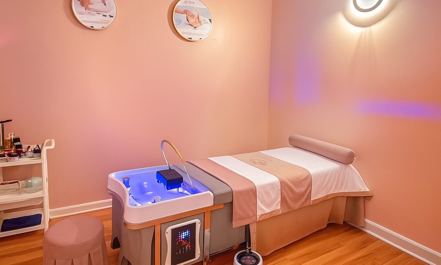 Image 2: 60-Min Luxurious Head Spa for One or Two