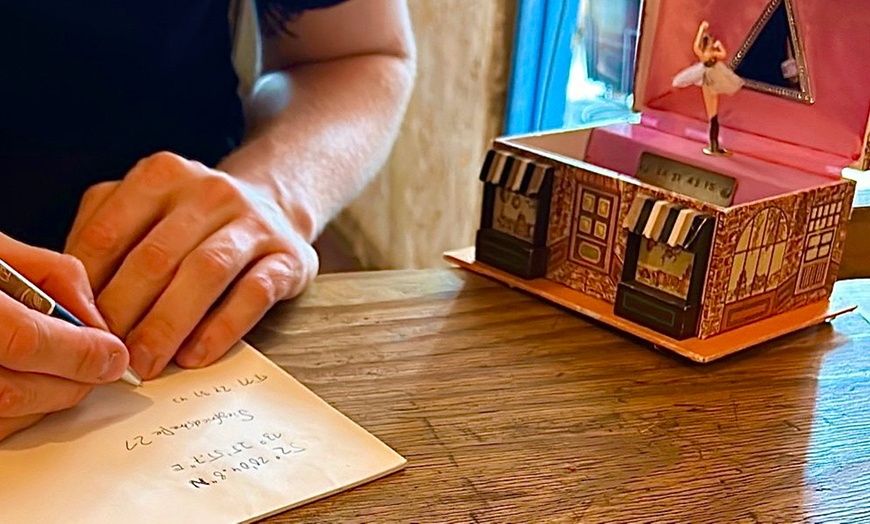 Image 4: 1 oder 2 Tickets für eine spannende Schnitzeljagd in Berlin-Neukölln