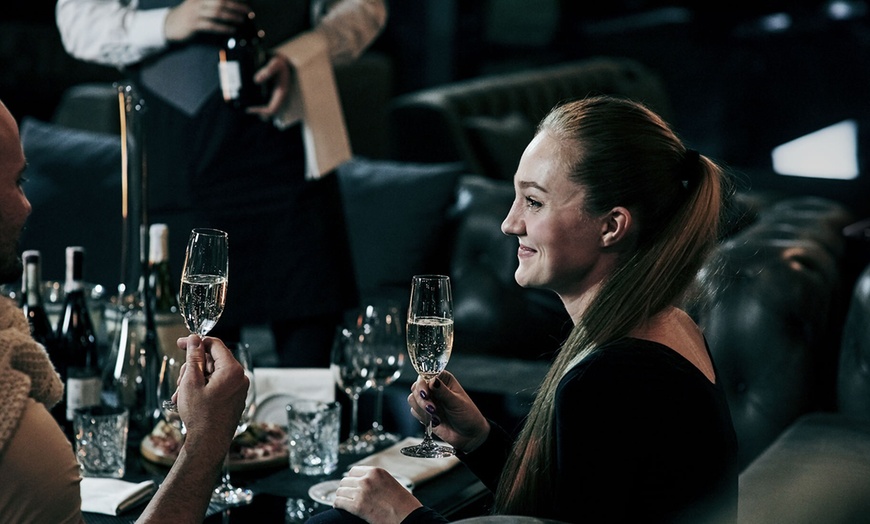 Image 6: Authenticité et convivialité autour de mezzés et grillades orientales