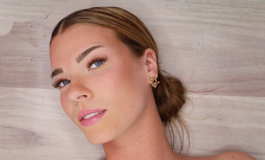 Image 2: Up to 56% Off on Eyelash Extensions at Uniqla Beauty Lounge