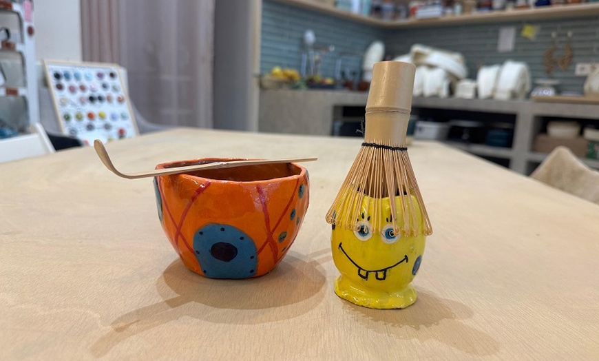 Image 12: Taller de cerámica con vermut y patatas bravas o iniciación creativa