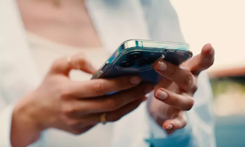 Rückglas (Backcover) Reparatur für iPhone Modelle 8 oder 15 bis 14 bzw.16 Pro Max für 1 Person (bis 38% sparen) - Primary Image